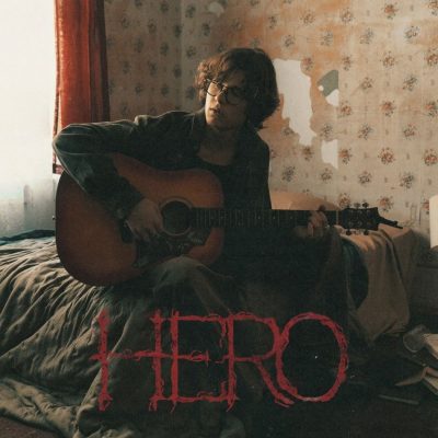 【David Kushner】”陰影のヒーロー”ことデイヴィッド・クシュナーの新曲「Hero」がリリースされ、同時にMVも公開！