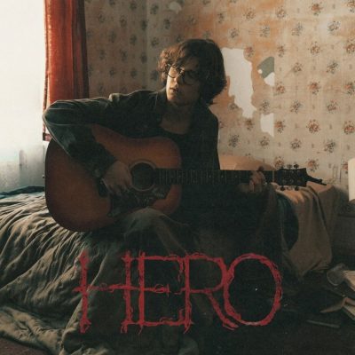 【David Kushner】”陰影のヒーロー”ことデイヴィッド・クシュナーの新曲「Hero」がリリースされ、同時にMVも公開！
