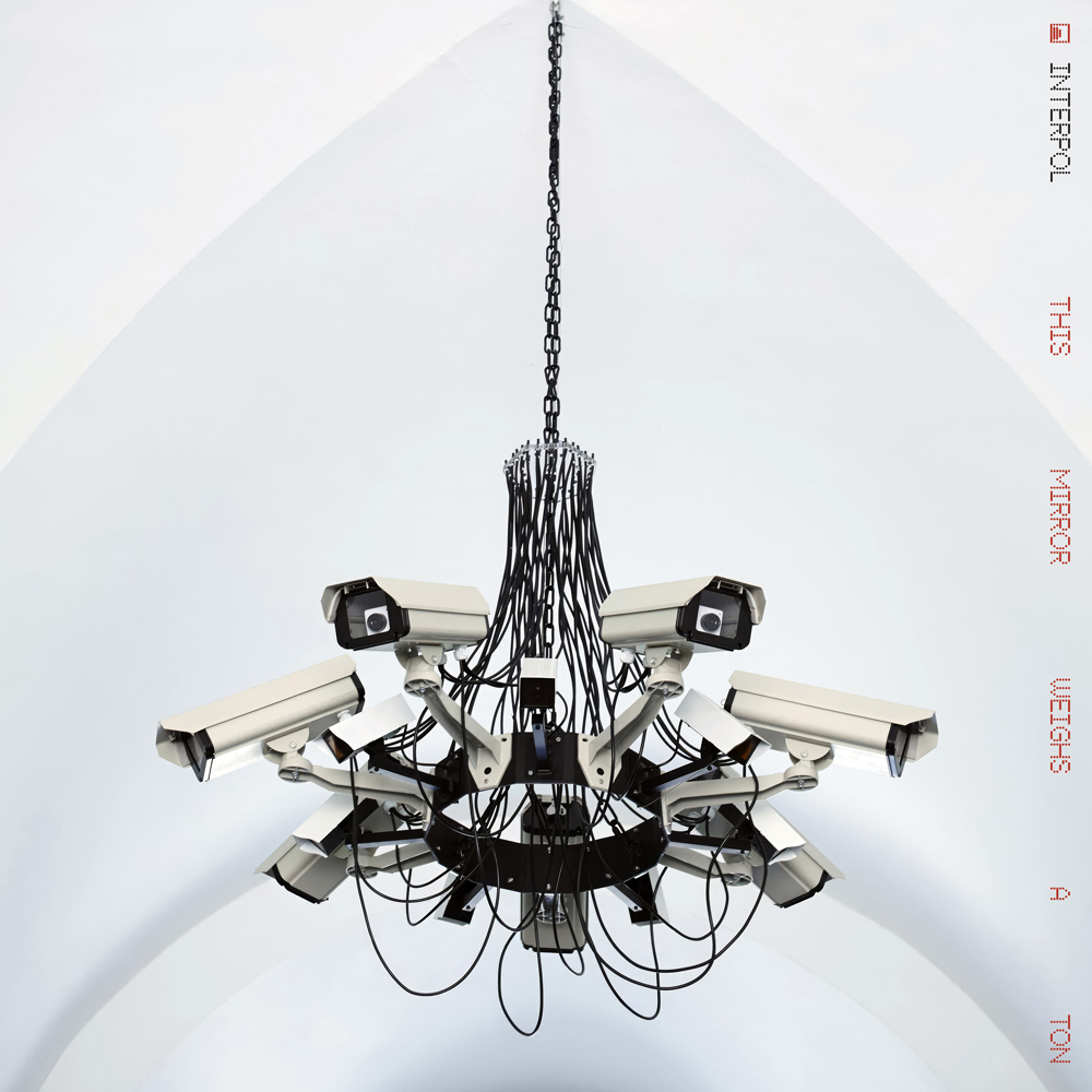 ニューヨーク・ロックを象徴するバンド、インターポールが約4年ぶりとなる待望の新作『This Mirror Weighs a Ton』をリリース！